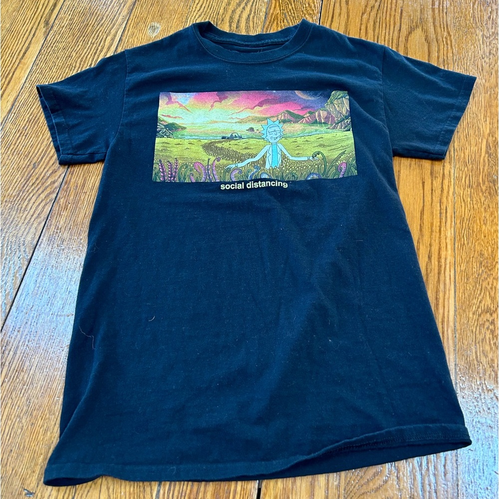 Rick and Morty black tee.  Social Distancing graphic on front.  Men’s size Small
